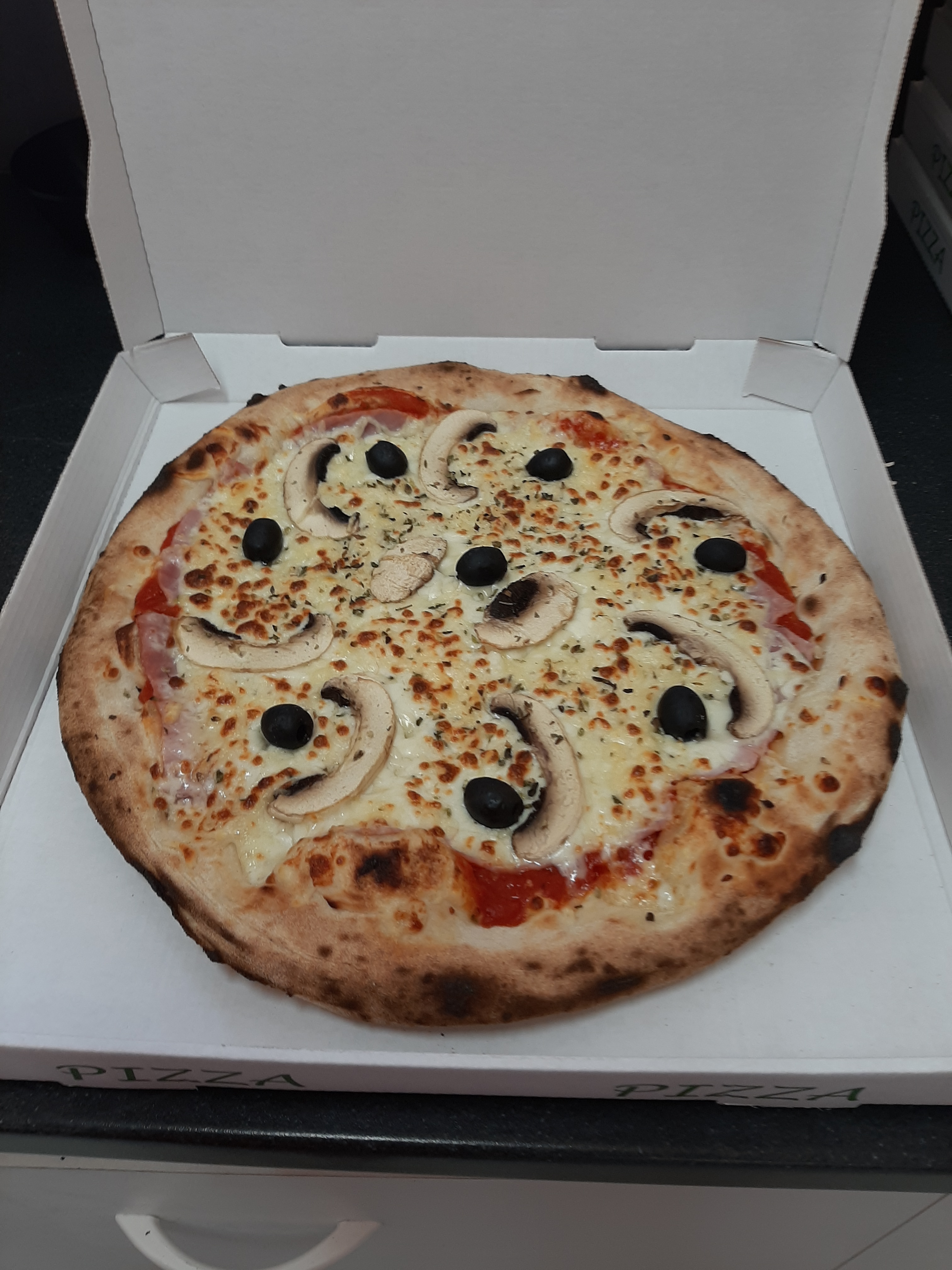 Pizza Reine