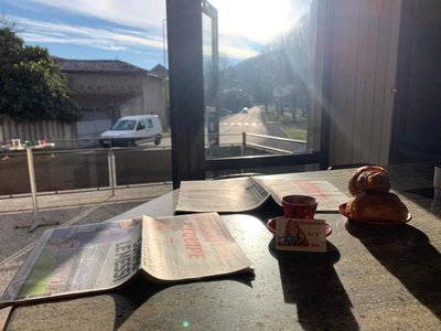 bar restaurant g2