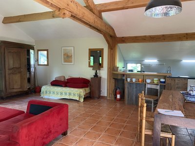 Salon salle à manger du chalet de la gestère Ambax