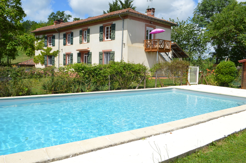 Gite la Maison des chats - Balesta -Maison et Piscine