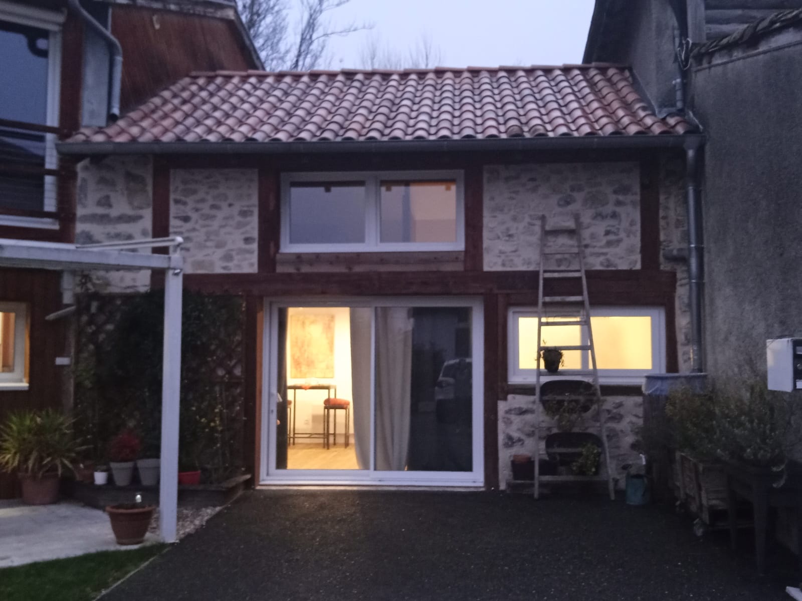 LE REGAID'S Chambres d'hôtes Entrée indépendante REGADES