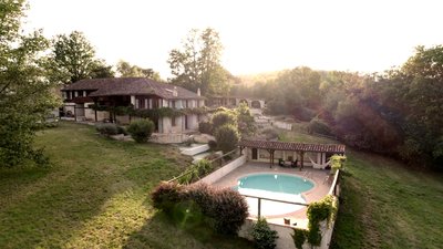 Meublé_ métairie-Lascoumeres_Vue_Cassagnabère-T_Comminges Pyrénnées