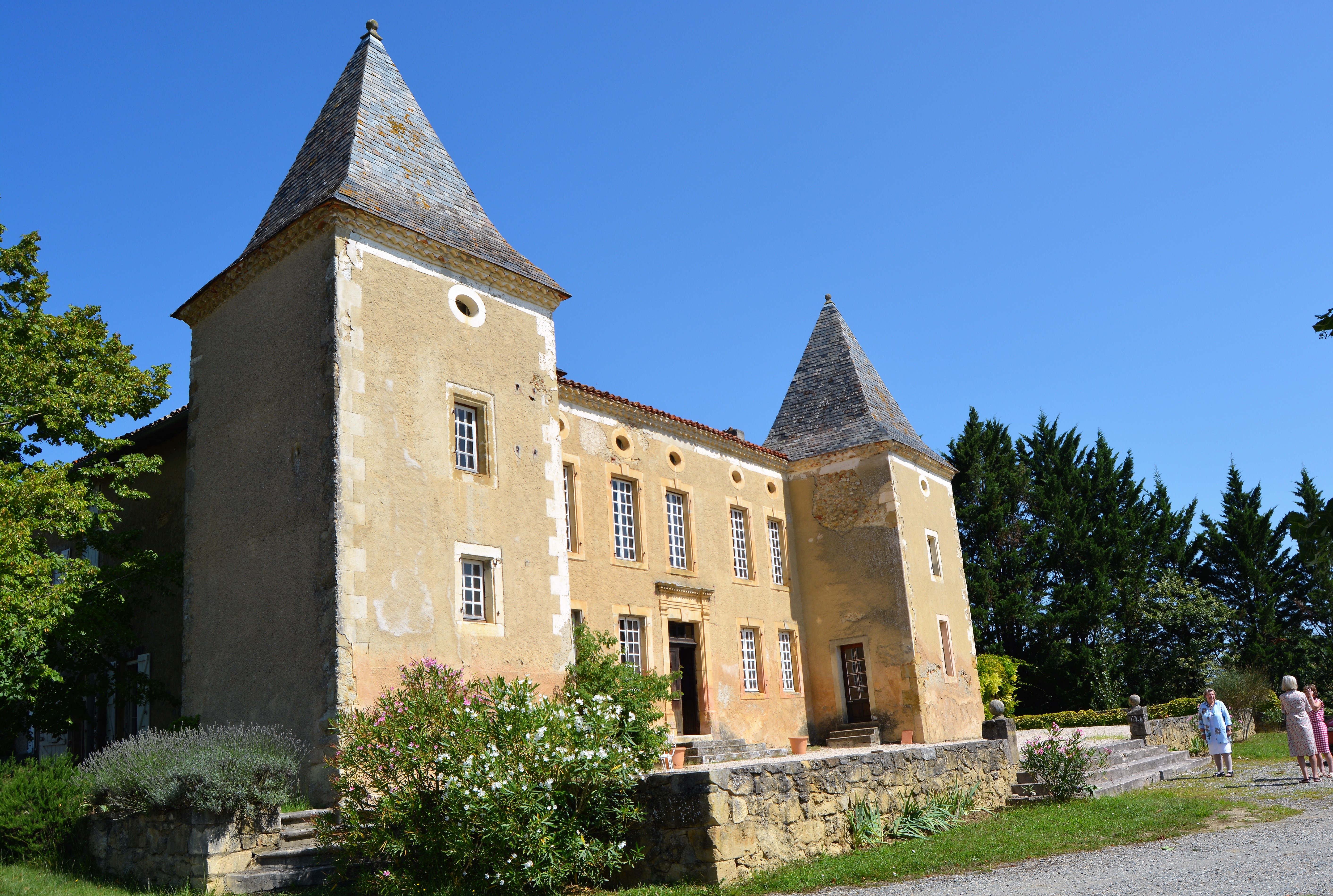 Chateau de Labroquère_Facade vue côté_Saint-André_Comminges Pyrénées