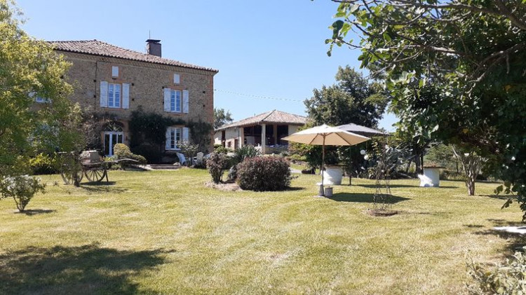 Le Marques, Extérieur ferme avec façade, St Frajou, Philippe Alaux